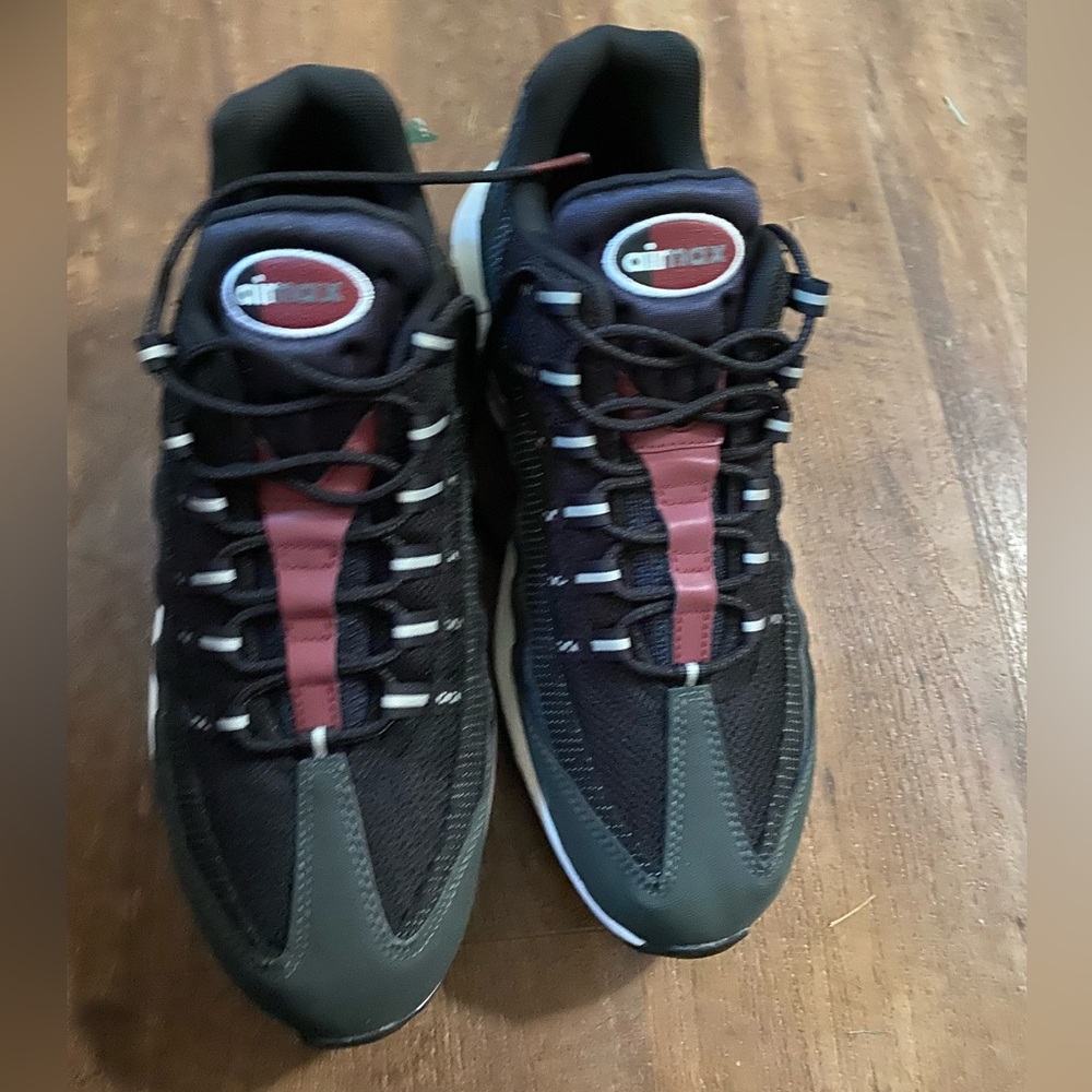 Nike air max 95 essential size 13 condition/spactacular